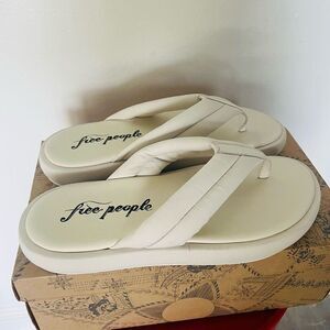 FREE PEOPLE Wonderland Leather Sandal Flip Flop, Size 8, White, NWT
